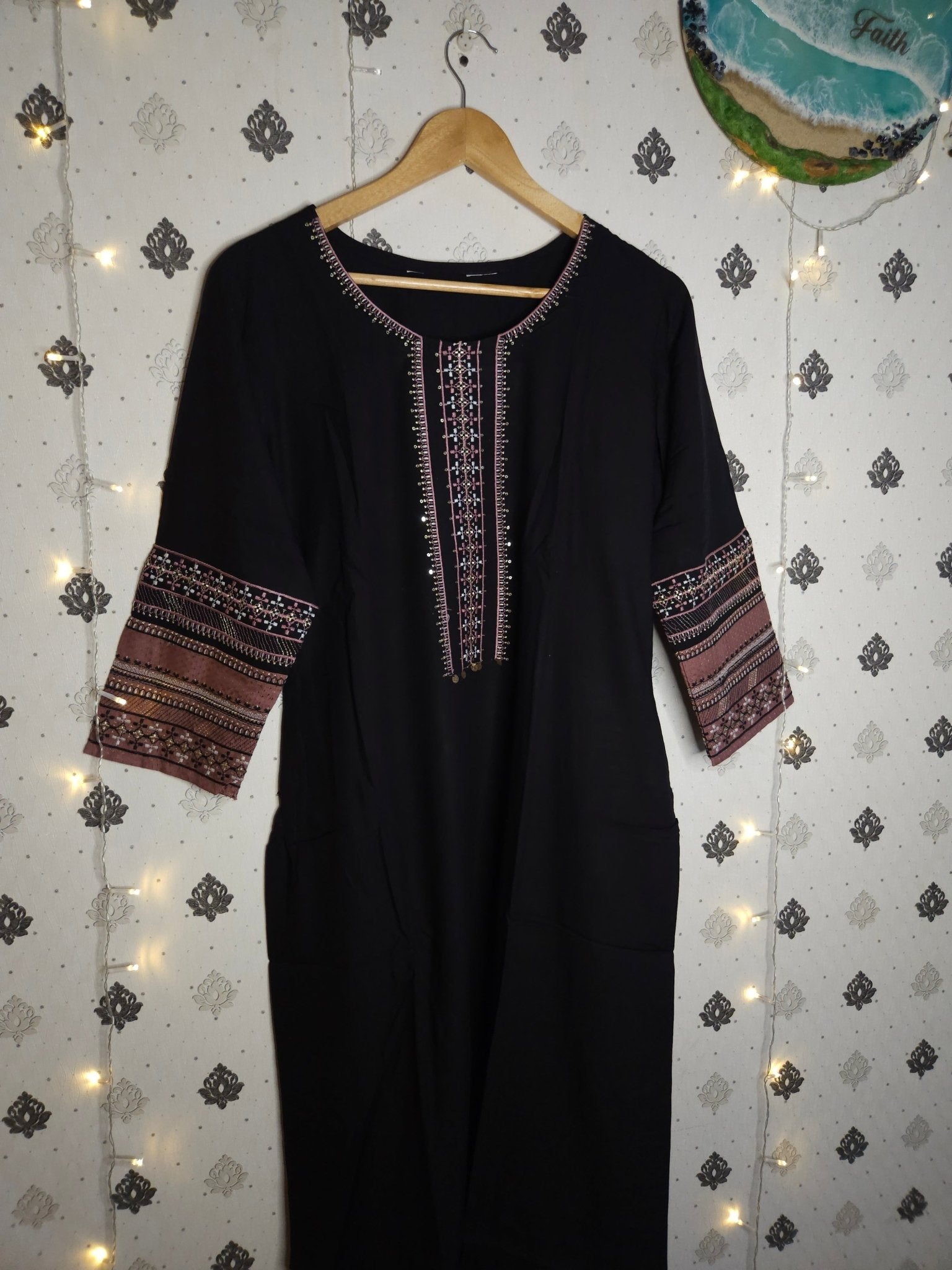 Daily wear kurta with embroidered neck and sleeves - All things Beautiful ✨️  #