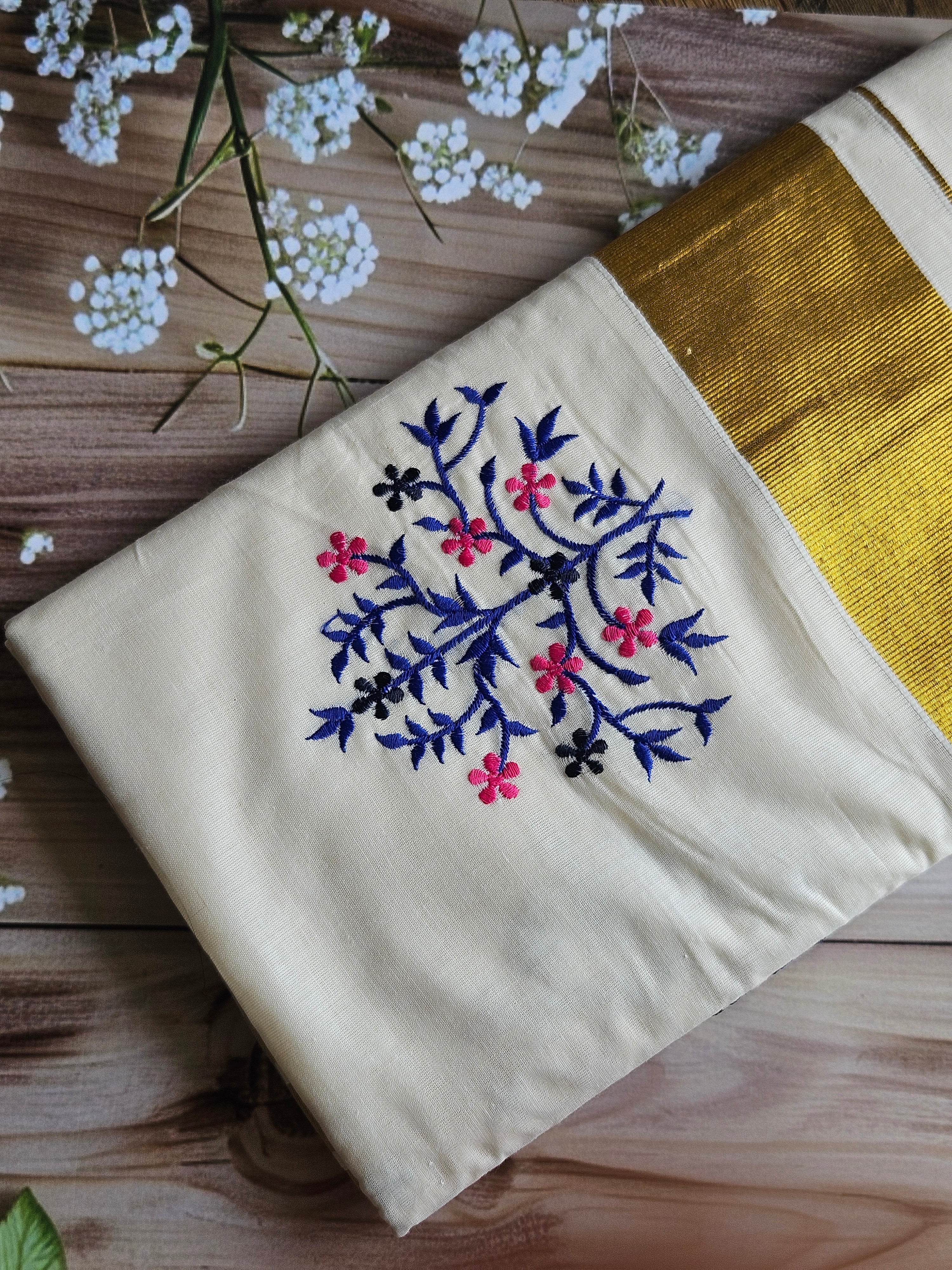 Kerala kasavu - Embroidered Saree - ATB